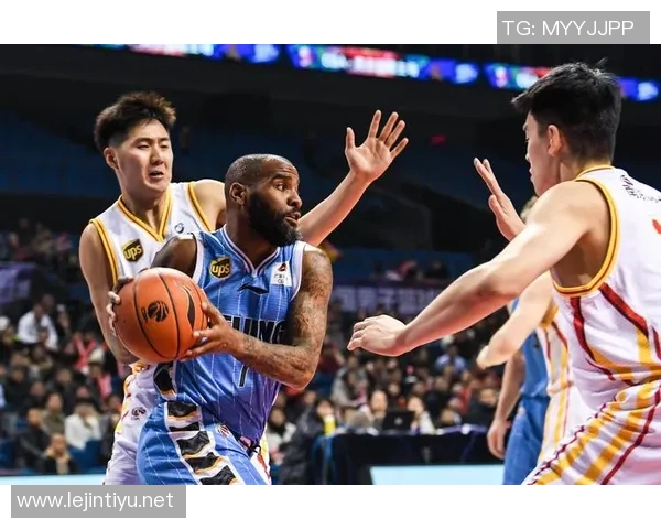 实时新闻南京篮球队在杯赛中的灵活战术与团队配合分析